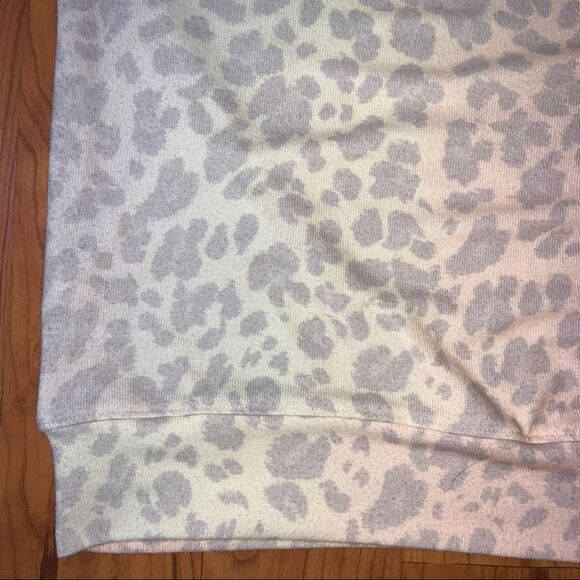 SUNDRY Women's Pastel Rainbow Leopard Cozy Sweatshirt - Picture 14 of 14